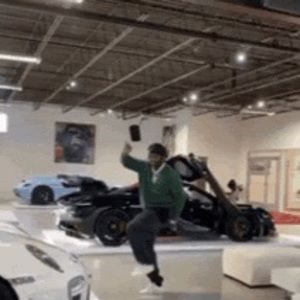 Meet your Posher, Jarone